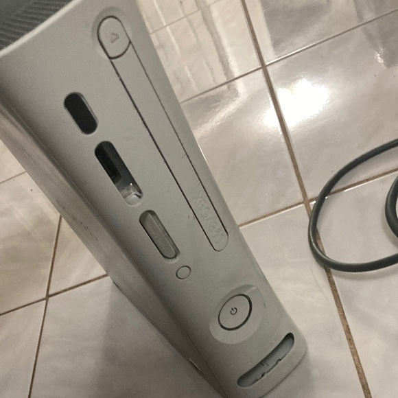 Xbox 360 With Bullet Controller And GTA 5 Disc